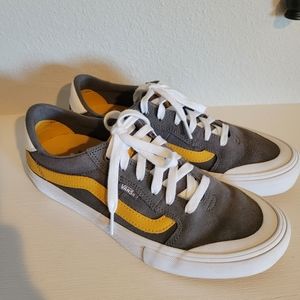 Vans women's size 10.5 (mens 9) UltraCush shoes